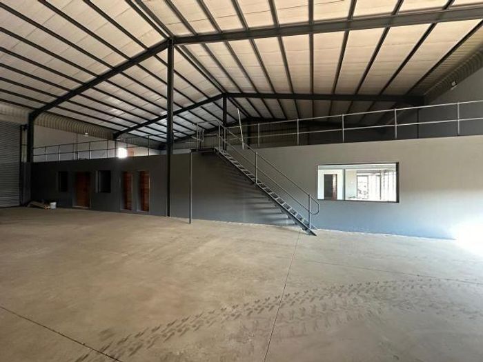 Industrial Workshop To Rent in Vaalbank: 1,390m2 space, parking, utilities included.