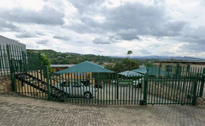 For Sale: 2-Bedroom Apartment in Nelspruit Ext 2, close to CBD and shopping.