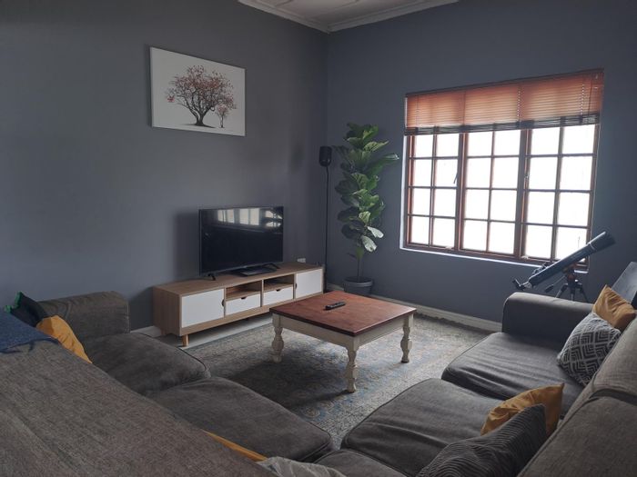 Richmond Hill House For Sale: Carport, Flatlet, Garden, Close to Amenities.