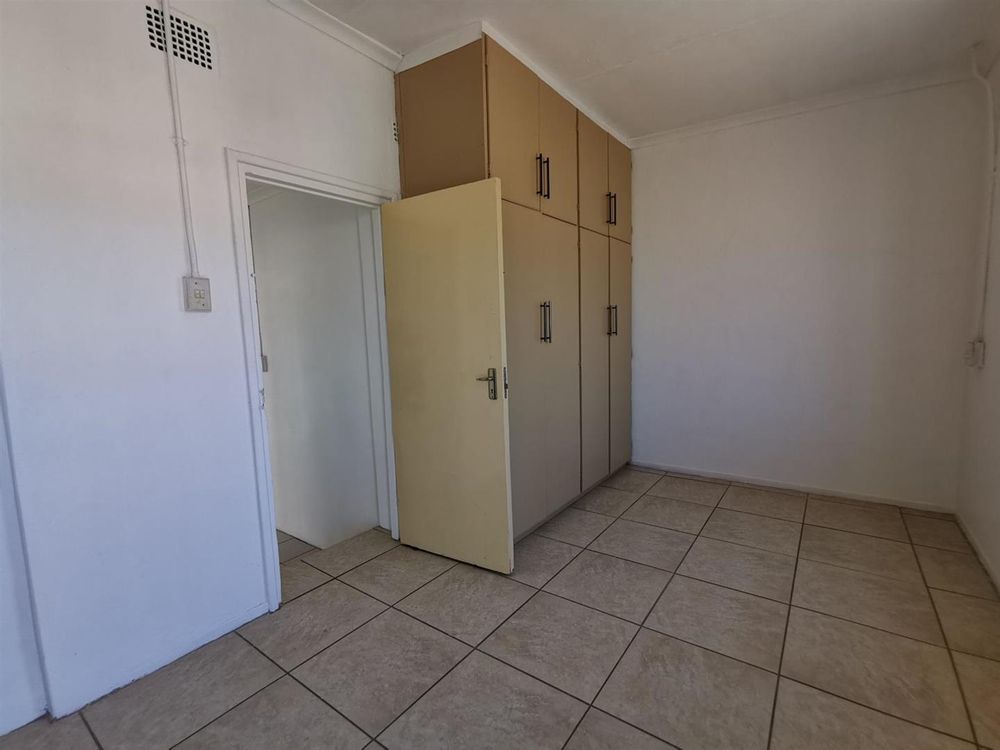 2 BEDROOM FLAT