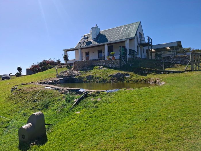 Farm for sale in Riversdale Rural: 3-bed home, arable land, solar power.