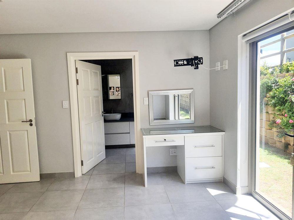 Main Bedroom En-suite