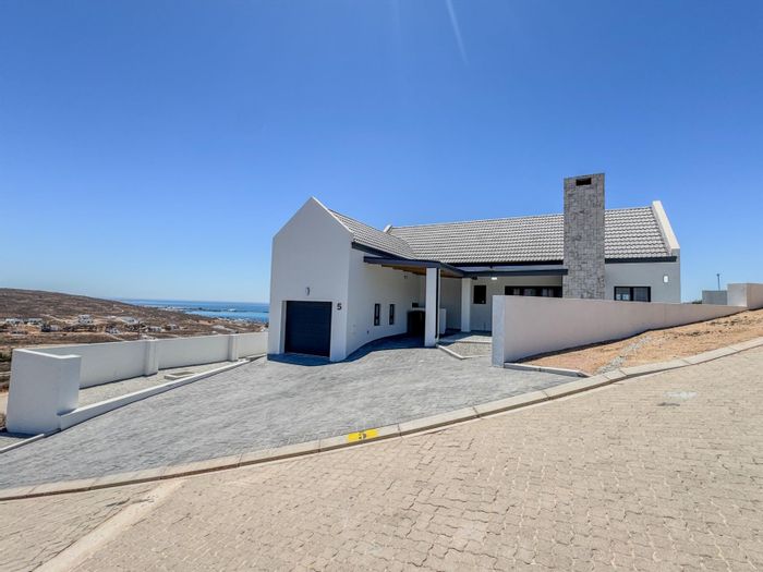 Coastal House For Sale in St Helena Views: 3 Bedrooms, Solar, Braai Patio.