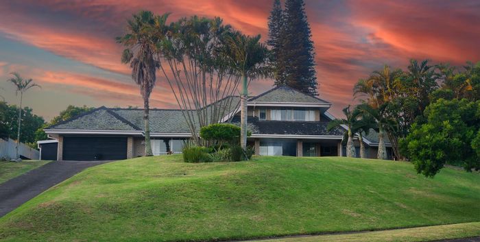 Spacious 3-bedroom house in Meer En See with pool, garage, and potential. For Sale.