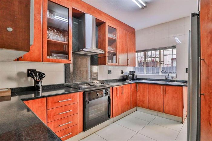 Actonville House For Sale: 6 bedrooms, 5 bathrooms, secure parking, pet-friendly.