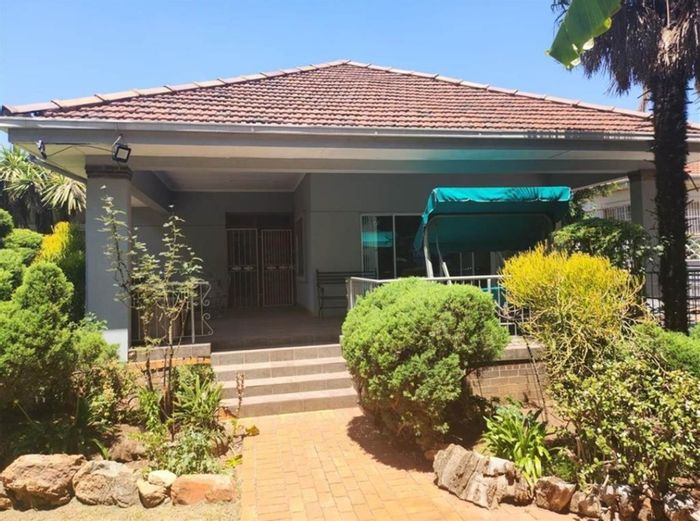 For Sale: Spacious Highlands North house with 4 bedrooms, garage, and maid's quarters.