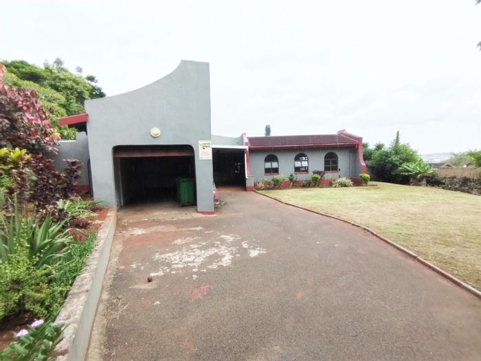 House to Rent in Richem: 3 Bedrooms, Pool, Air Conditioning, Pet-Friendly.