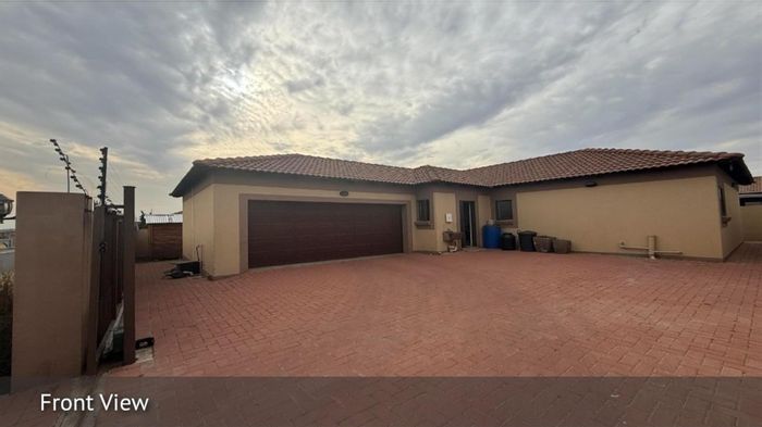 3-Bedroom House For Sale in Secunda Central with garages and excellent security.