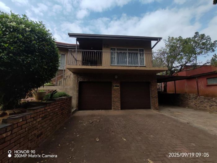 For Sale: House in West Acres with pool, lapa, and flatlet potential.
