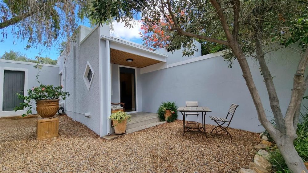 Private Entrance Cottage