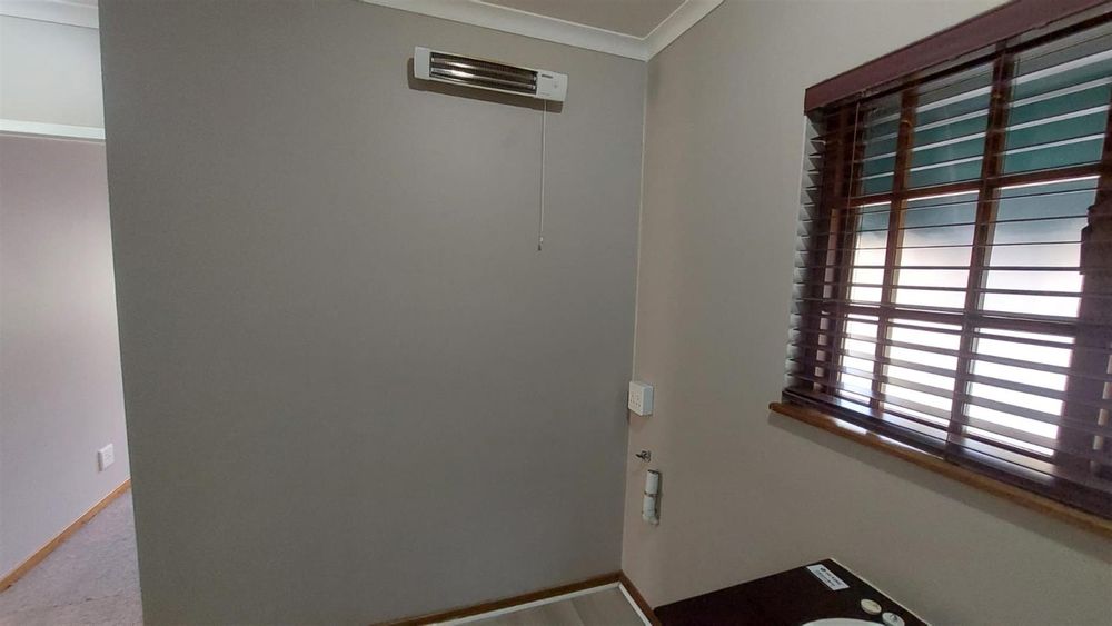 Bathroom, Top loader connection and heater