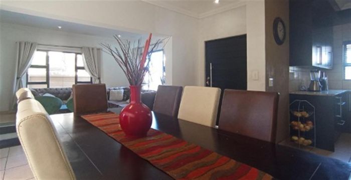 For Sale: 4-Bedroom House in Amberfield with Double Garage and 24-Hour Security.