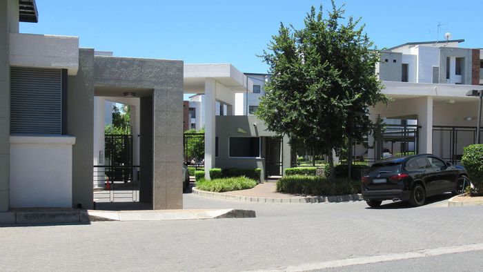 For Sale: 2-Bedroom Apartment in Ferndale with garden, secure parking, and 24-hour security.