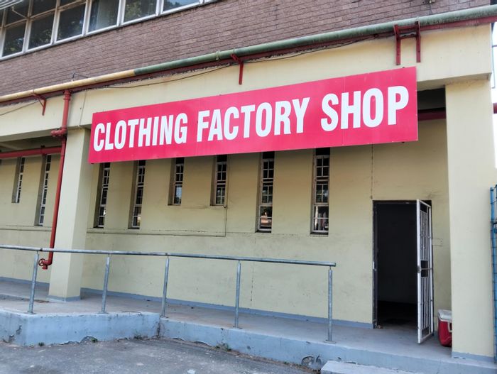 Retail space to rent in Westmead with security, parking, and high foot traffic.