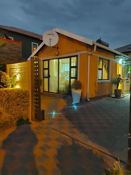 Albertsdal House For Sale: 3 Bedrooms, Secure Estate, Lapa, 24/7 Security.