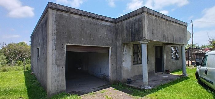 House for Sale in Richards Bay Rural: 3 Bedrooms, spacious yard, pet-friendly.