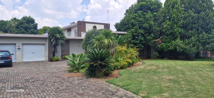 For Sale: House in Wilkoppies with pool, garden, security, and spacious living areas.