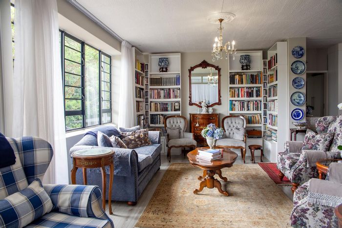 La Montagne Apartment For Sale: 3 Bedrooms, private garden, secure parking, energy-efficient features.