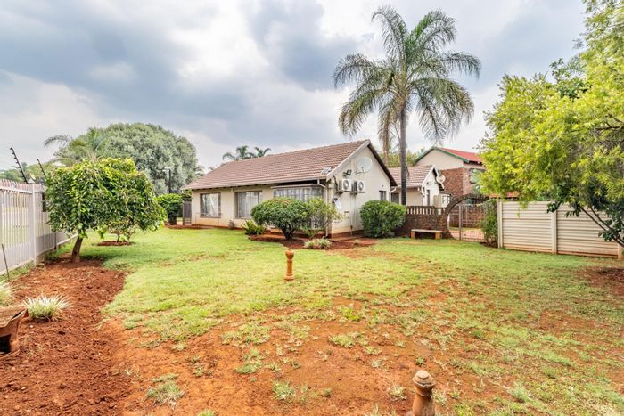 Eldoraigne House For Sale: 4 Bedrooms, Solar, Pool, Lapa, Study, Automated Garage.