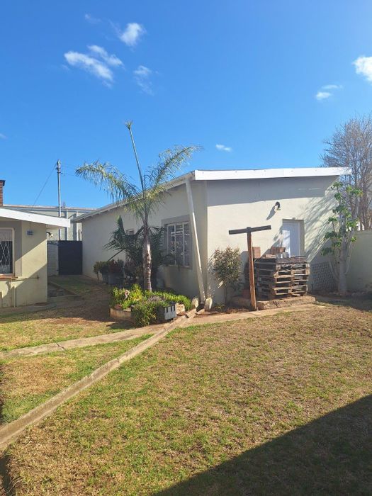 For Sale: 3-Bedroom House in Riversdale Central with indoor braai and rental potential.