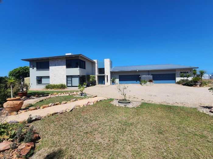 Aalwyndal Small Holding For Sale: 7.1 hectares, guest flatlet, income potential, security.