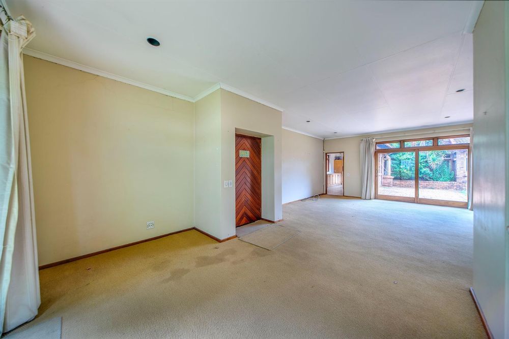 Cottage lounge & dining