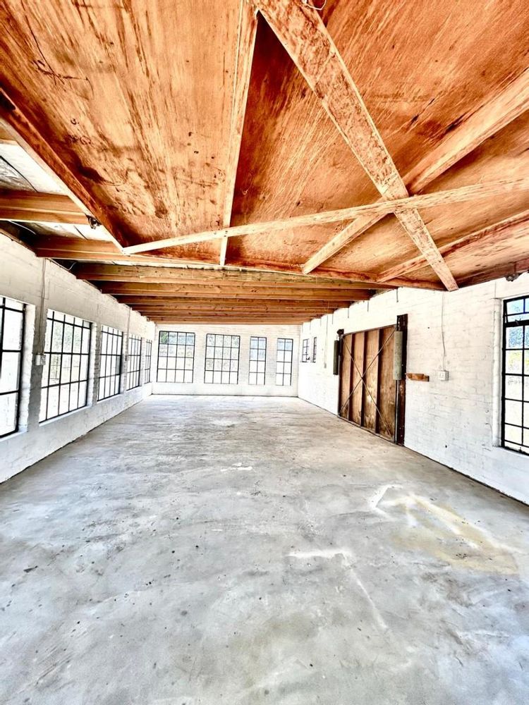 Artist Studio or Boutique Retreat