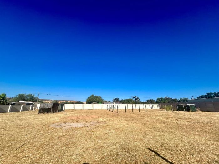 For Sale: 2,925 m² Residential Land in Moorreesburg Central with Scenic Views.