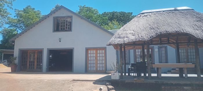 7-Bedroom House with Guest House Potential – Signal Hill, For Sale