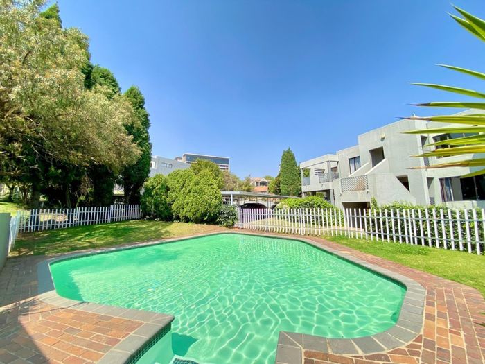 Morningside Apartment For Sale: 1 bed, pool, clubhouse, secure parking, near amenities.