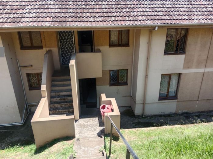 Bellair House For Sale: 2 Bedrooms, secure parking, close to amenities.