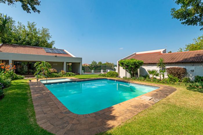 Edenburg House For Sale: 2 beds, garden, pool, clubhouse, 24-hour security.