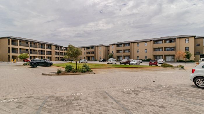 2-Bedroom Apartment To Rent in Parklands with secure access and convenient amenities.