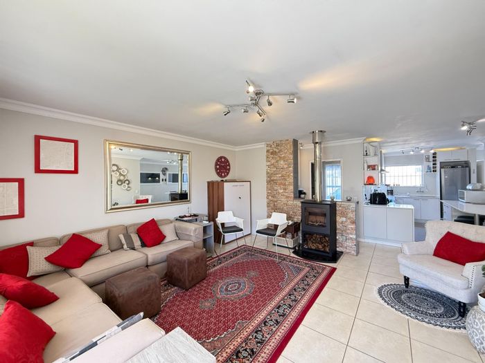 Townhouse To Rent in Century City: 3 beds, outdoor patio, secure estate amenities.