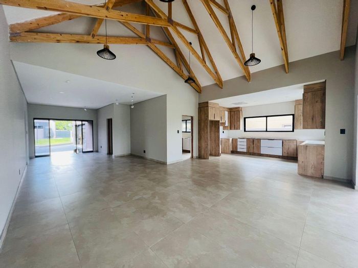 House for Sale in Heron Banks Golf Estate: 3 beds, pool, double garage.