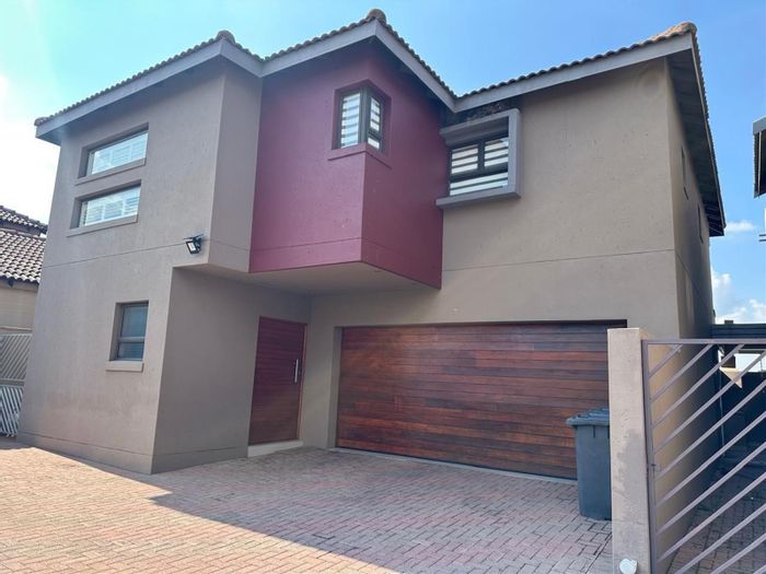 4-Bedroom Townhouse with Pool, Garage, and En-Suites in Vanderbijlpark Se For Sale