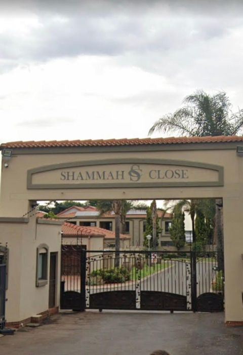 3-Bedroom Townhouse To Rent in Beyers Park with open-plan living and security features.