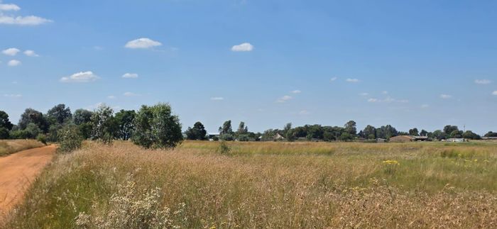 Cilvale AH: For Sale - Vacant Residential Land, ideal for home, farm, or business.