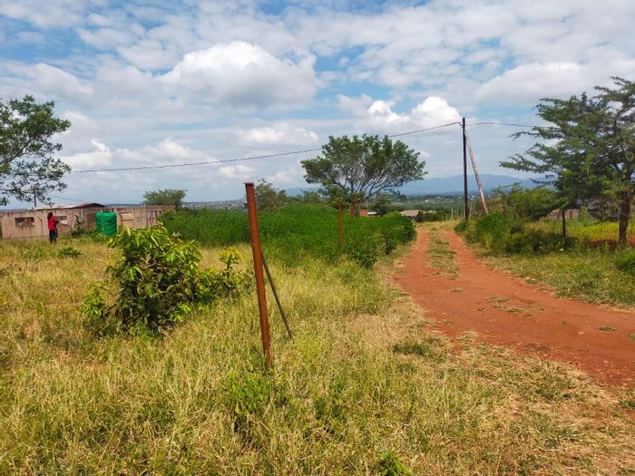 Vacant land for sale in Thohoyandou Rural, 1700 m², pet-friendly, freehold.