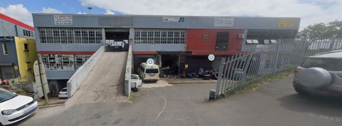 Industrial property to rent in Bluff: spacious warehousing, secure access, prime location.