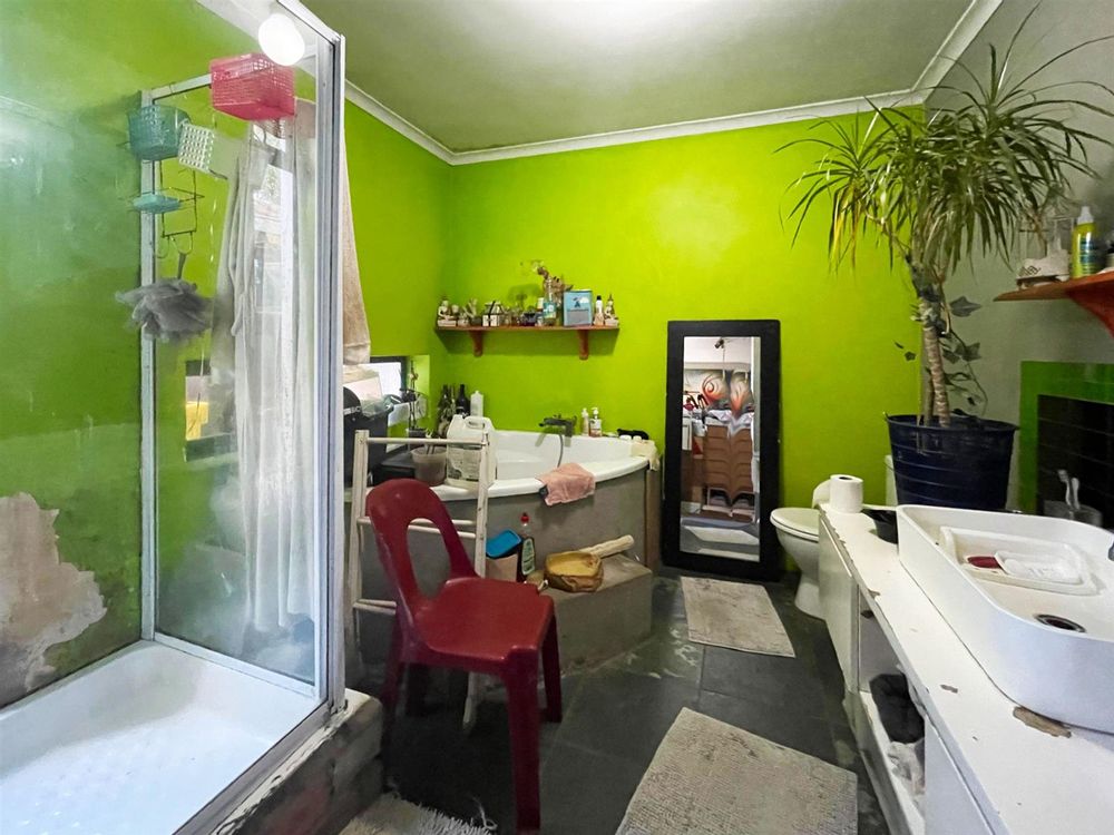 ensuit bath room main