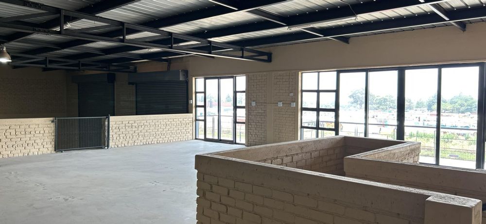 Mezzanine top floor to balcony