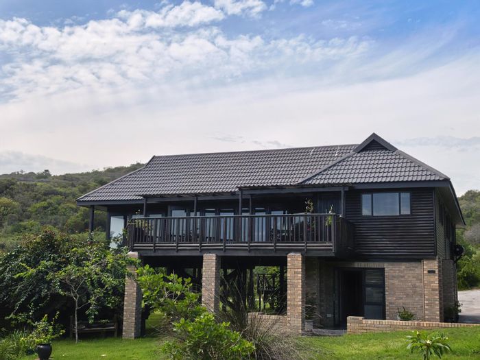 3 Bedroom house for sale in Groot Brakrivier Central with golf course views.