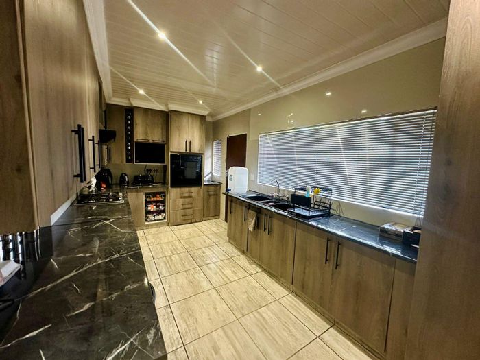 For Sale: House in Del Judor with pool, garden, and spacious living areas.