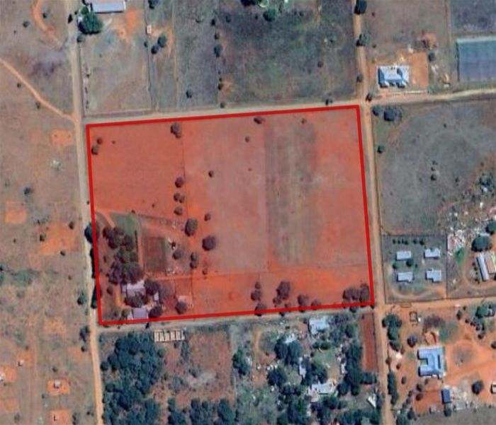 Ritchie Central Small Holding For Sale: Water security, livestock facilities, and irrigation systems.