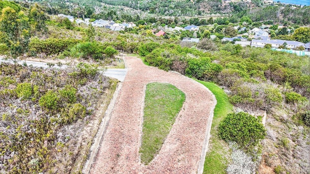 Cul-de-sac at entrance