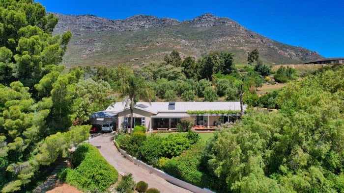 For Sale: Spacious 4-bedroom house in secure Ongegund Village with eco pool.