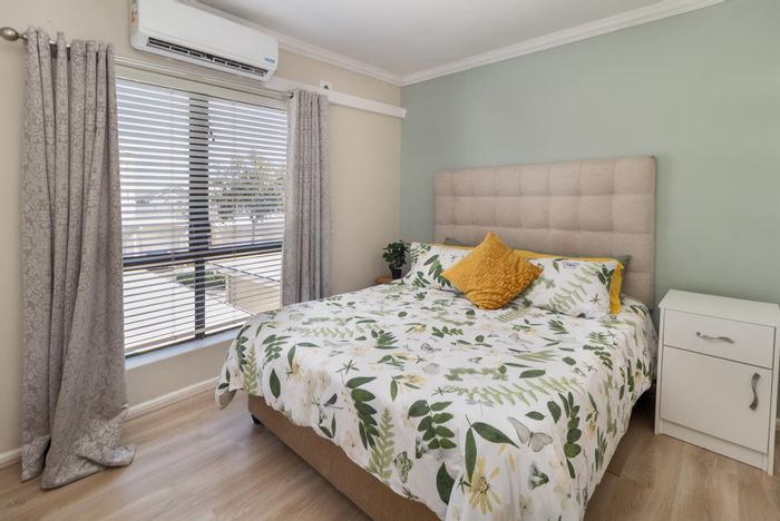 Burgundy Estate Townhouse For Sale: 2 bedrooms, patio, garage, near amenities.