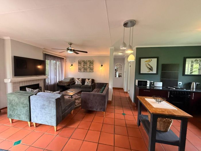 House To Rent in Greenway Woods: 3 Bedrooms, security features, open-plan living.