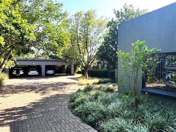 Middelburg Central Business Property To Rent: 165m², air-conditioned, secure, accessible layout.